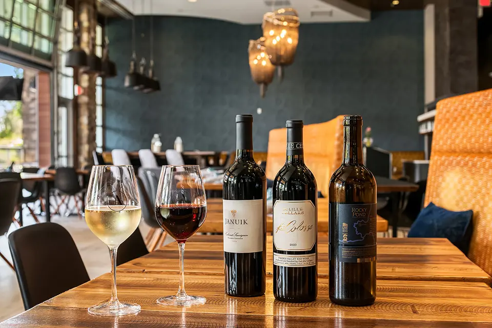 Redmond AKB hotel bar select local wines