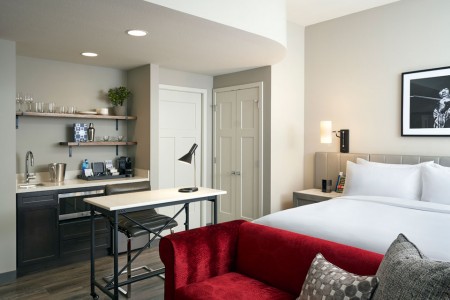 Deluxe King Studio Suite - fully stocked wet bar, workspace and platform bed