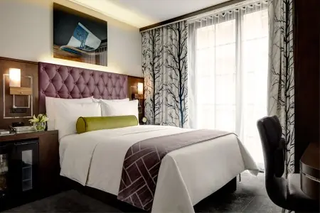 Classic Queen - platform bed with floor-to-ceiling windows