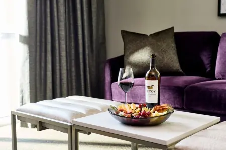 Archer Hotel Tysons - AKB to go In-Room service
