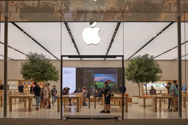 Apple Store - view from the outside