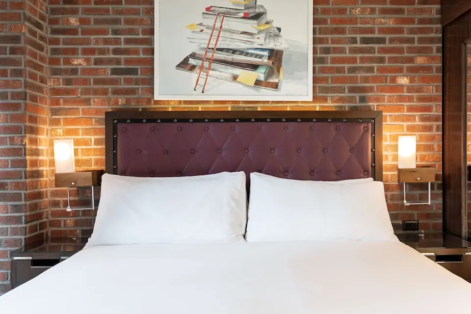 Archer King Empire View - bed detail