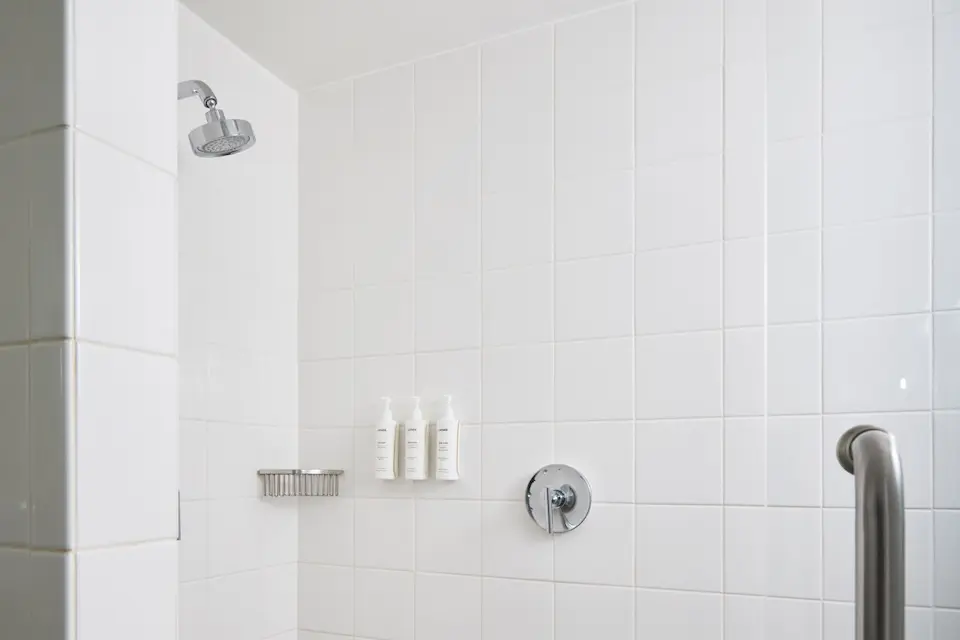 Archer’s Suite - shower detail