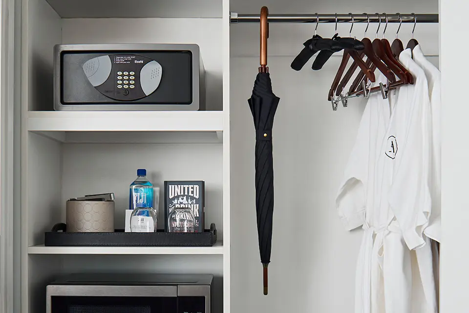 Classic King closet detail