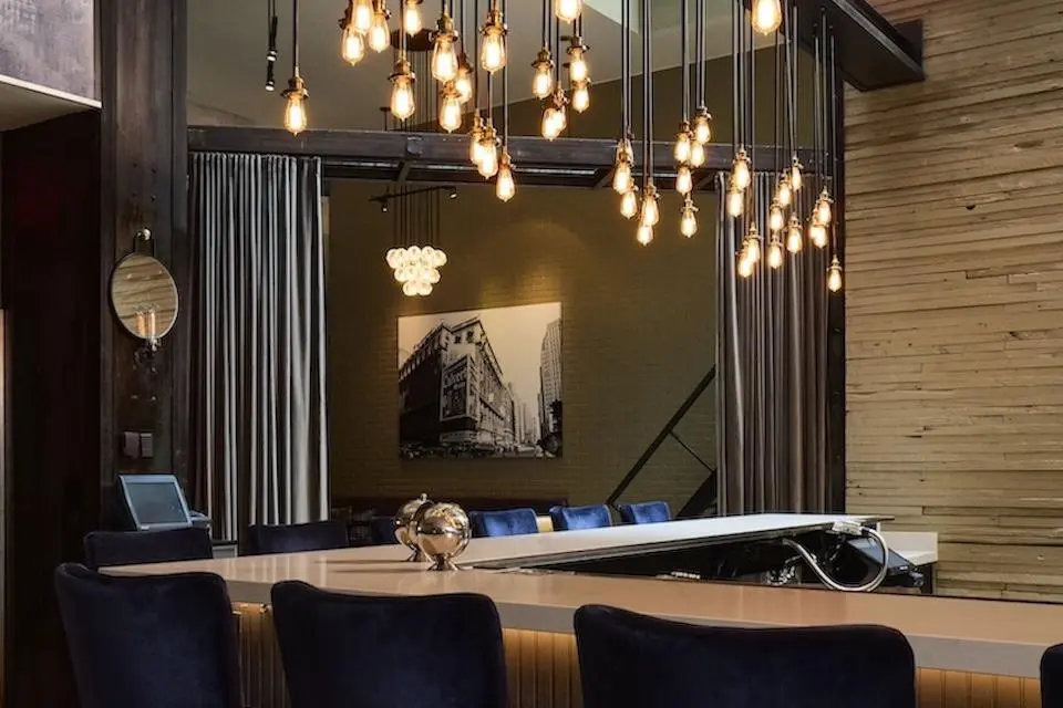 AKB HOTEL BAR BAR + LOUNGE