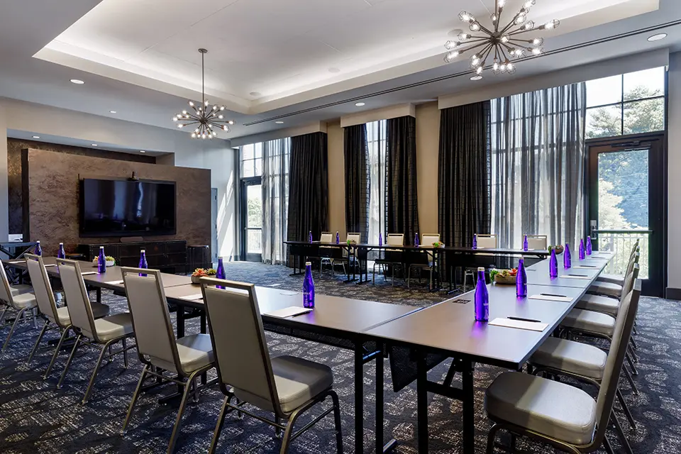 Archer Hotel Burlington Hospitality Lounge