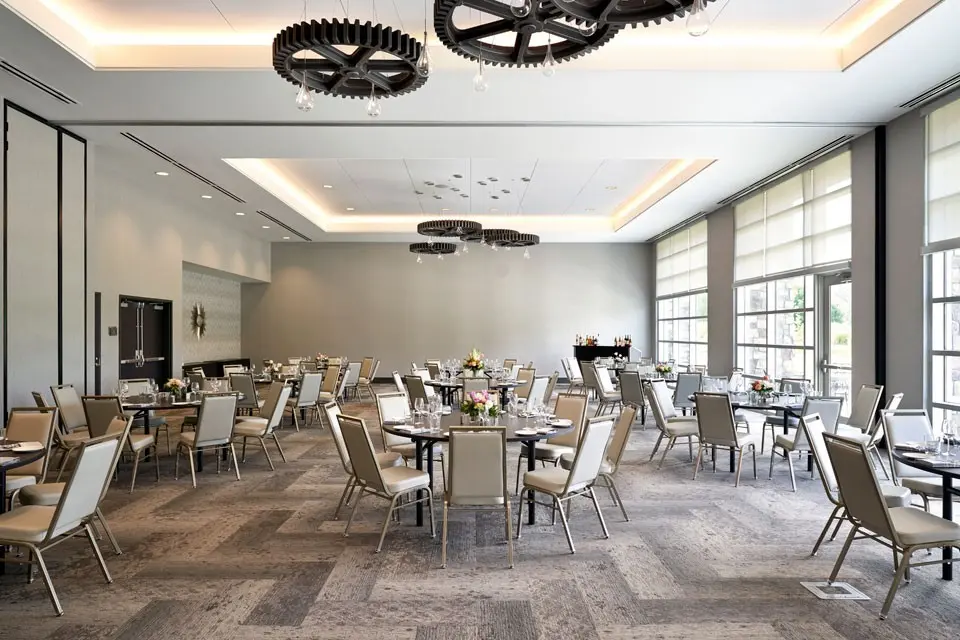 Archer Hotel Redmond - Great room social setup seating