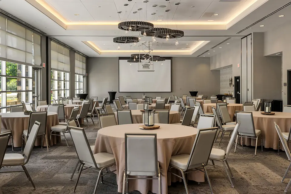 Archer Hotel Redmond - Great room social setup seating