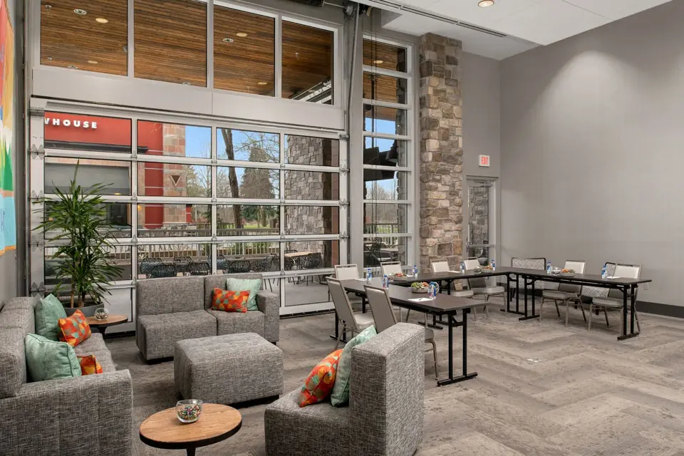 Archer Hotel Redmond - Hospitality Lounge