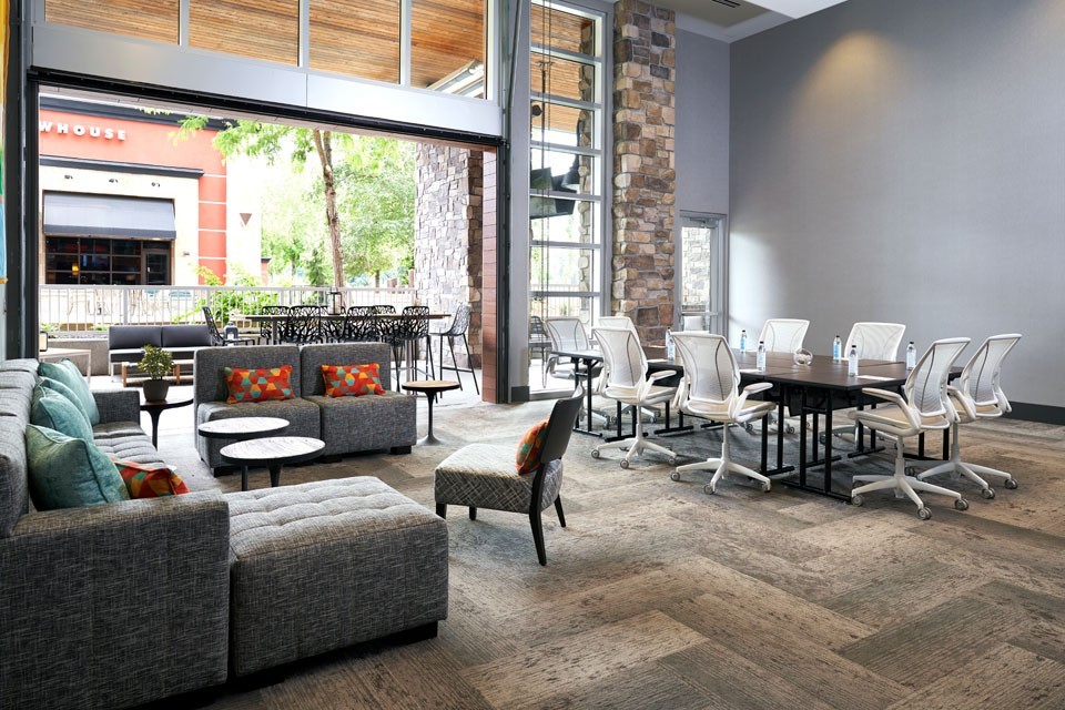 Archer Hotel Redmond - Hospitality Lounge seating
