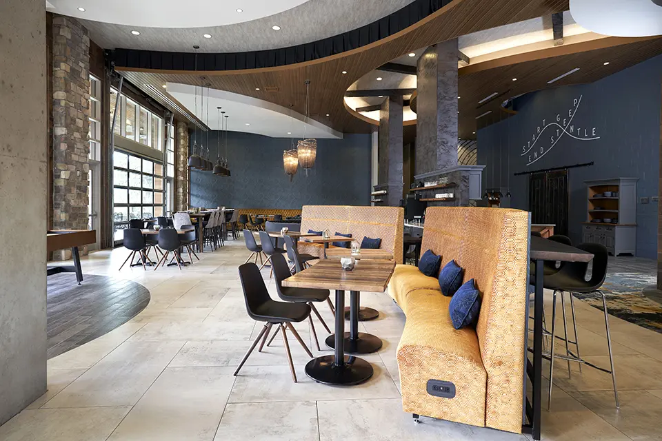 Archer Hotel Redmond - Archer's Kitchen + Bar seating