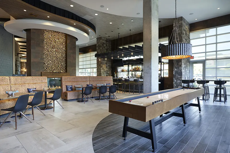 Archer Hotel Redmond - Archer's Kitchen + Bar Shuffleboard