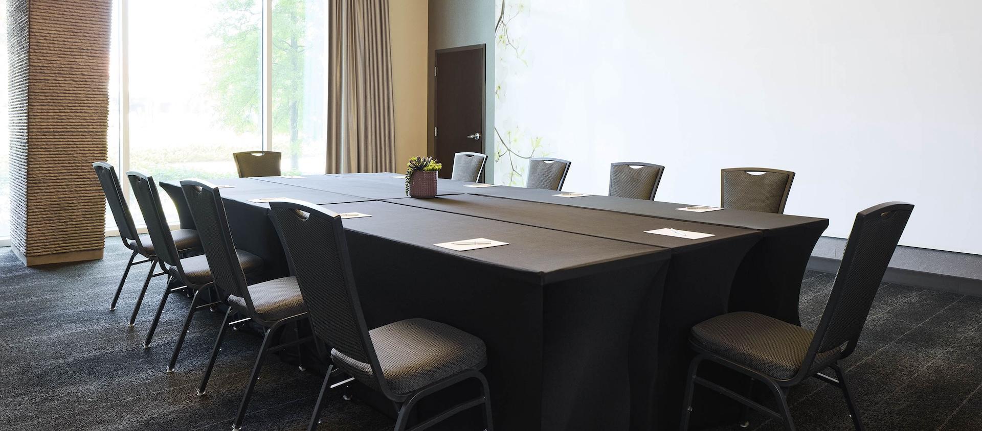 Archer Hotel Falls Church Boardroom