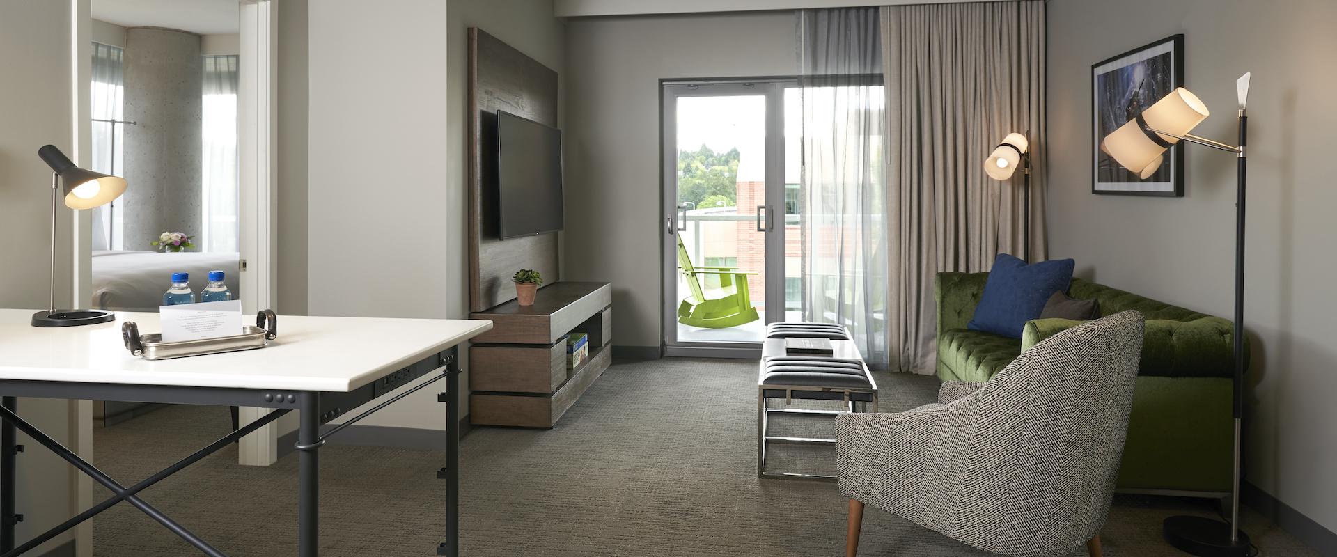 The deluxe king studio — Archer Hotel Redmond